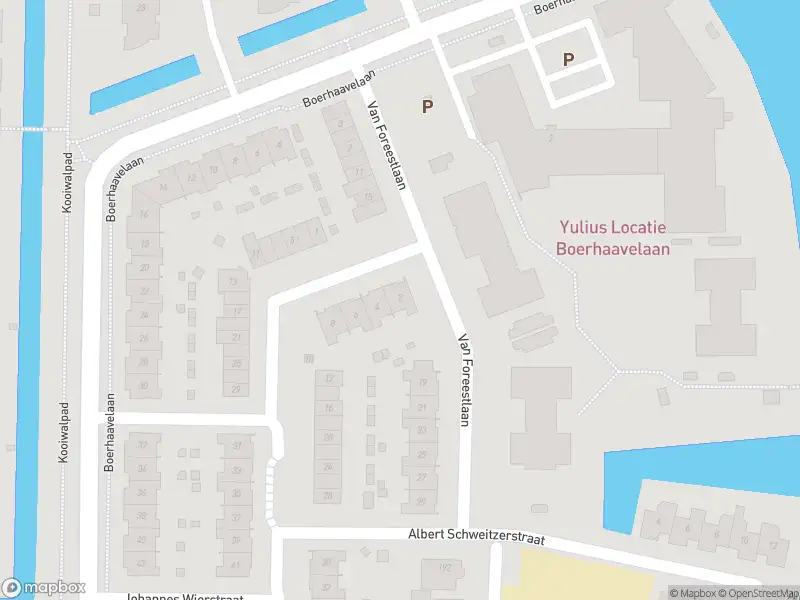 Ambulance met grote spoed naar de Cornelis de Mooystraat in Barendrecht