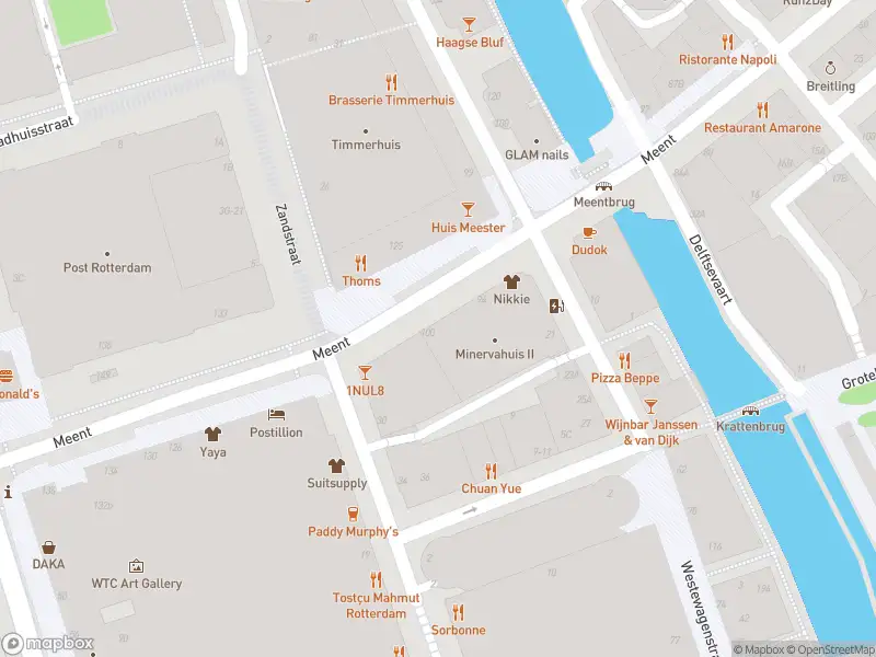 Ambulance met gepaste spoed naar de Meent in Rotterdam