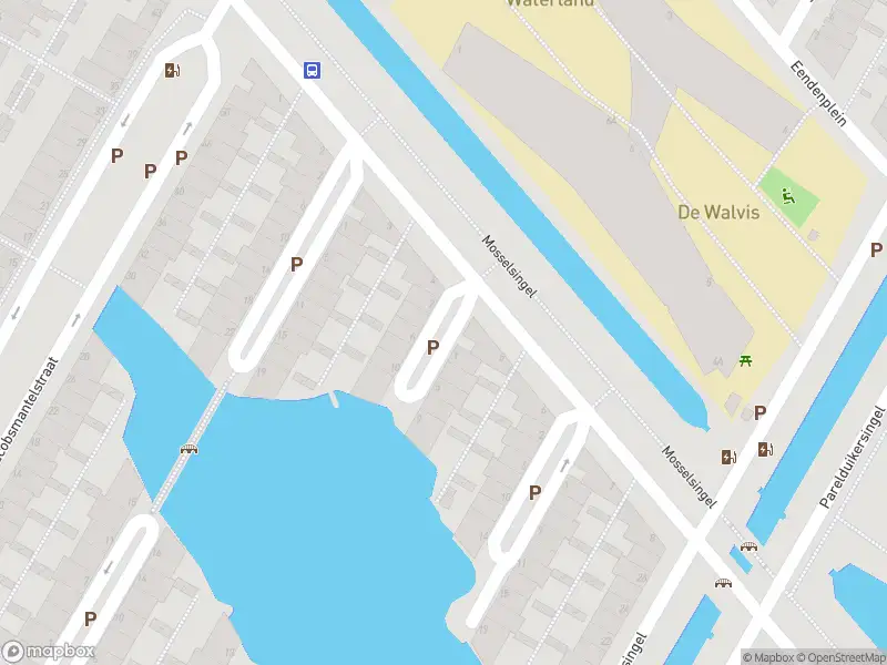 Ambulance met grote spoed naar de Mosselhof in 's-Gravenhage