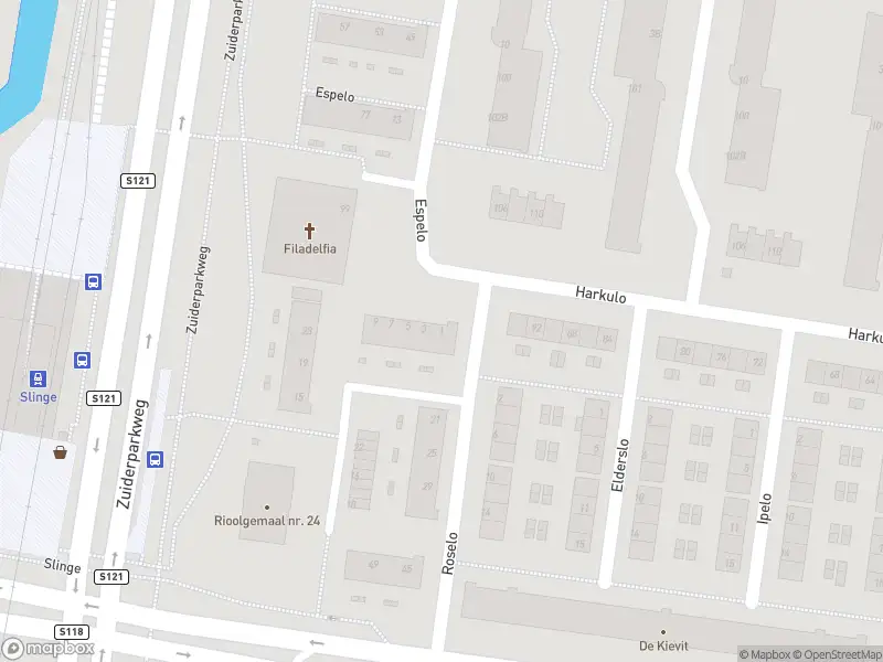 Ambulance met grote spoed naar de Roselo in Rotterdam