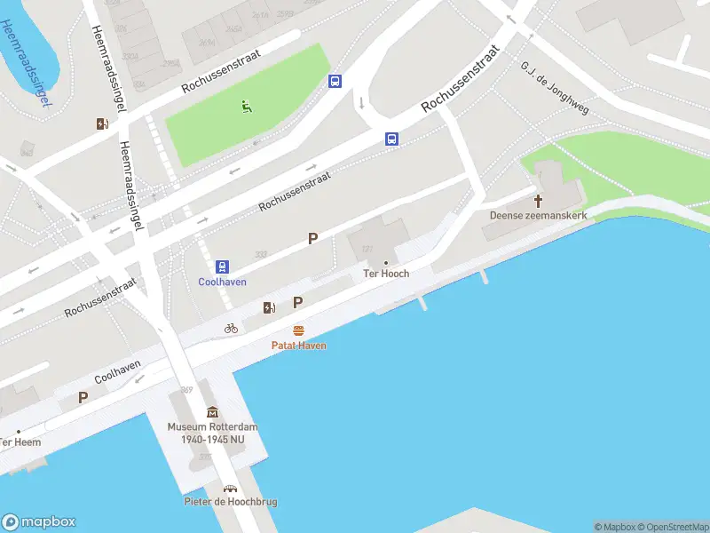 Ambulance met gepaste spoed naar de Coolhaven in Rotterdam