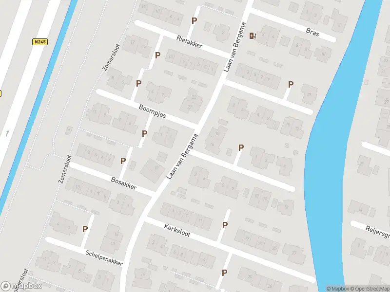 Ambulance met grote spoed naar de Laan van Bergama in Alkmaar