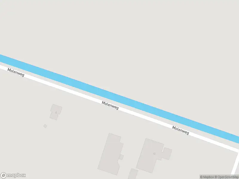 Ambulance met grote spoed naar de Molenweg in Ursem