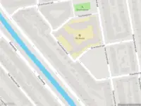 Ambulance met gepaste spoed naar de Limburgsestraat in Rotterdam