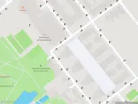 Ambulance met grote spoed naar de Christiaan de Wetstraat in Rotterdam