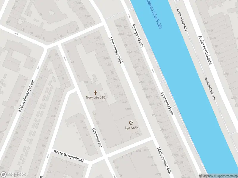 Ambulance met gepaste spoed naar de Mathenesserdijk in Rotterdam