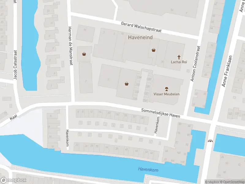 Ambulance met grote spoed naar de Sommelsdijkse Haven in Sommelsdijk