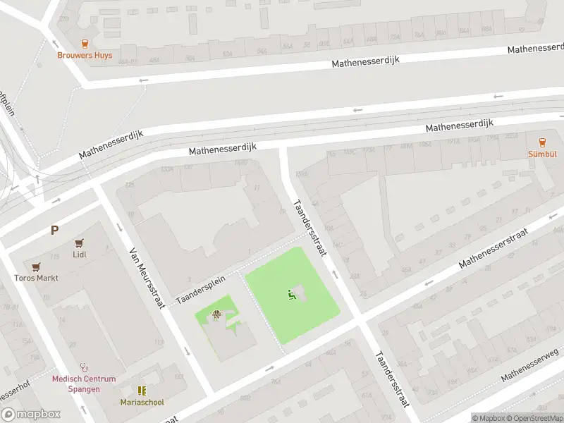 Ambulance met grote spoed naar de Taandersstraat in Rotterdam