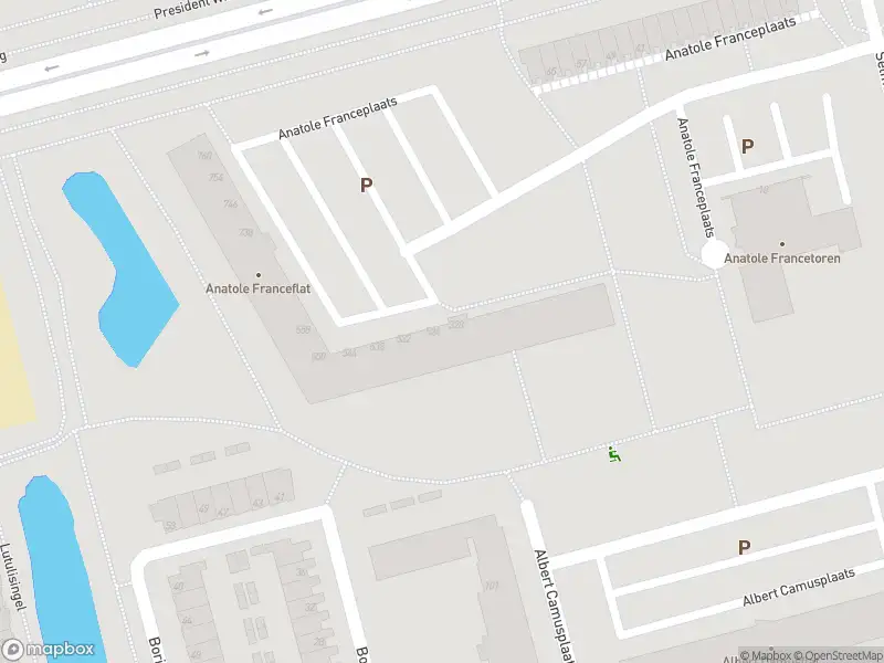 Ambulance met gepaste spoed naar de Anatole Franceplaats in Rotterdam