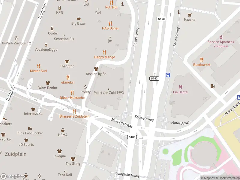 Ambulance met gepaste spoed naar de Strevelsweg in Rotterdam