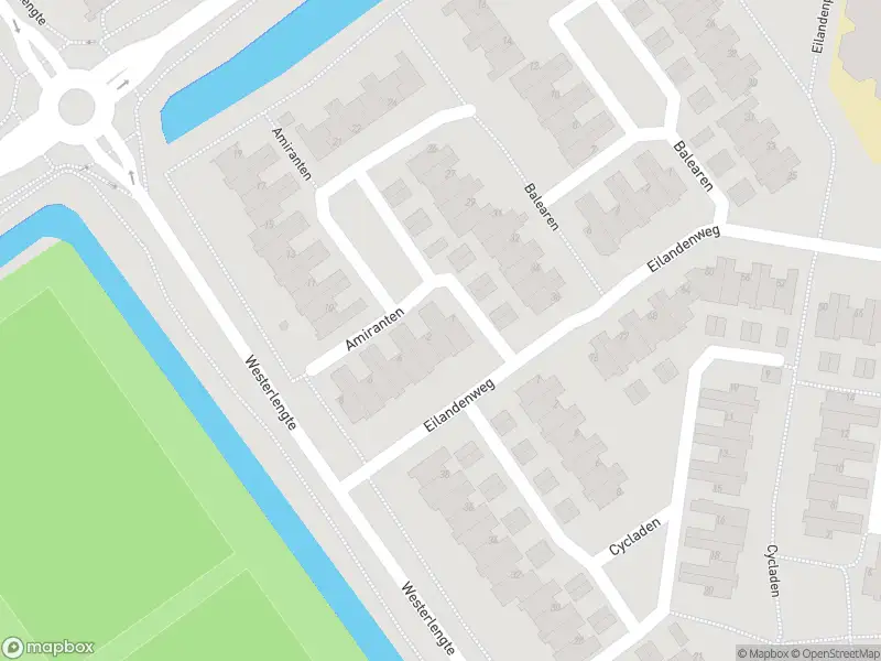 Ambulance met grote spoed naar de Amiranten in Capelle aan den IJssel