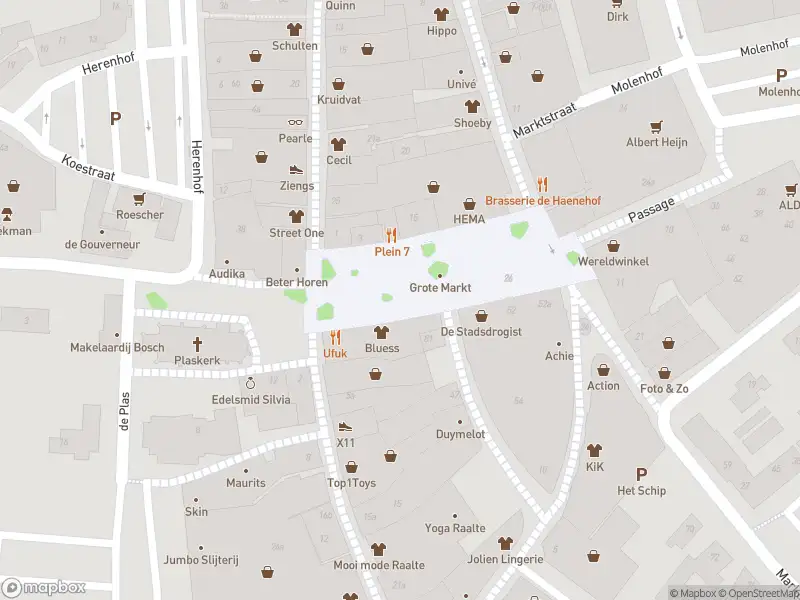 Politie naar de Grote Markt in Raalte vanwege aanrijding met letsel