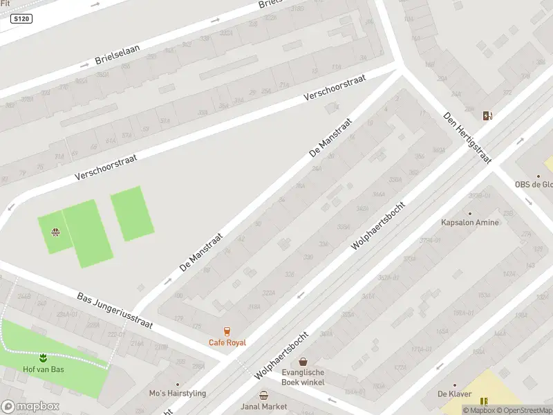 Ambulance met grote spoed naar de De Manstraat in Rotterdam