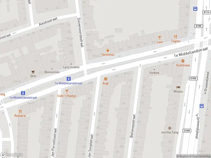 Ambulance met grote spoed naar de Jan Sonjéstraat in Rotterdam