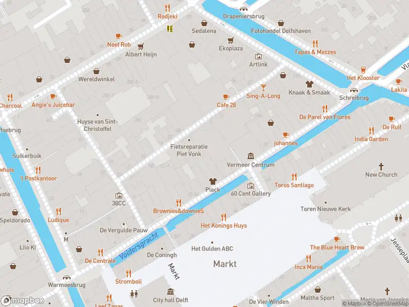 Politie met grote spoed naar de Brabantse Turfmarkt in Delft vanwege ongeval met letsel