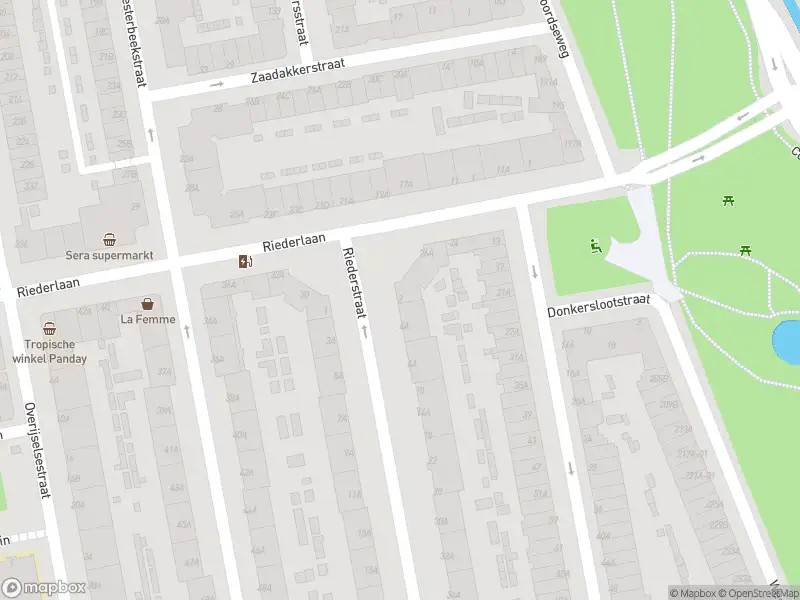 Ambulance met grote spoed naar de Riederstraat in Rotterdam