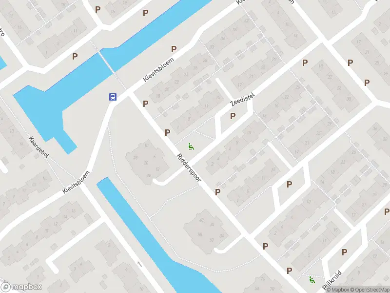 Ambulance met grote spoed naar de Zeedistel in Nootdorp