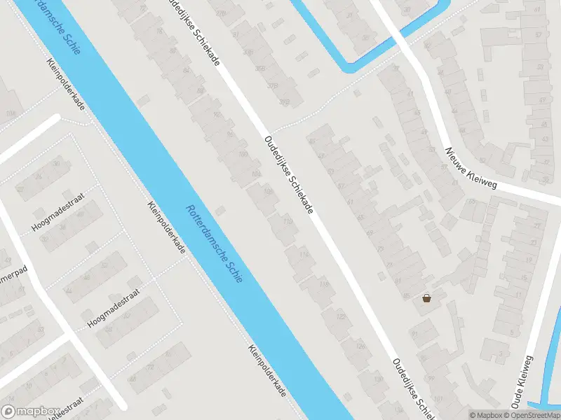 Ambulance met grote spoed naar de Oudedijkse Schiekade in Rotterdam