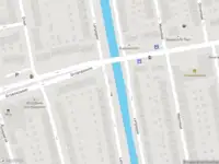 Ambulance met gepaste spoed naar de Langegeer in Rotterdam