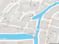 Ambulance met gepaste spoed naar de Oude Sluis in Schiedam