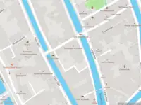 Ambulance met grote spoed naar de Westvest in Delft