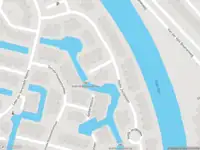 Ambulance met grote spoed naar de Suze Groenewegplein in Leiden