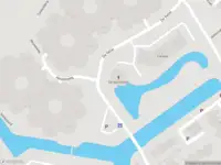 Ambulance met grote spoed naar de De Vallei in Capelle aan den IJssel