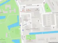 Ambulance met grote spoed naar de Tibullushof in Rotterdam