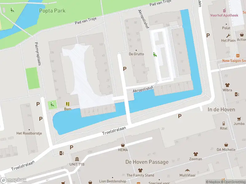 Ambulance met grote spoed naar de Poptahof Zuid in Delft