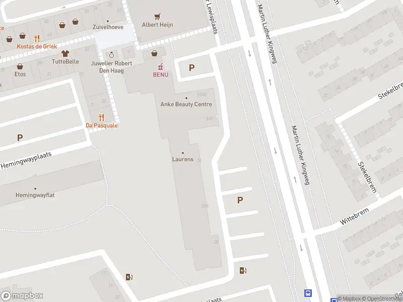 Ambulance met gepaste spoed naar de Sinclair Lewisplaats in Rotterdam