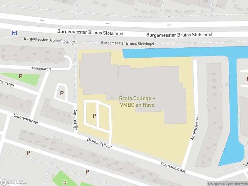 Brandweer met grote spoed naar de Saffierstraat in Alphen aan den Rijn vanwege voertuigbrand