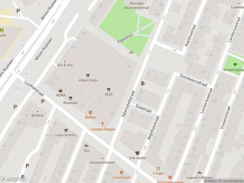 Ambulance met grote spoed naar de Adamshofstraat in Rotterdam