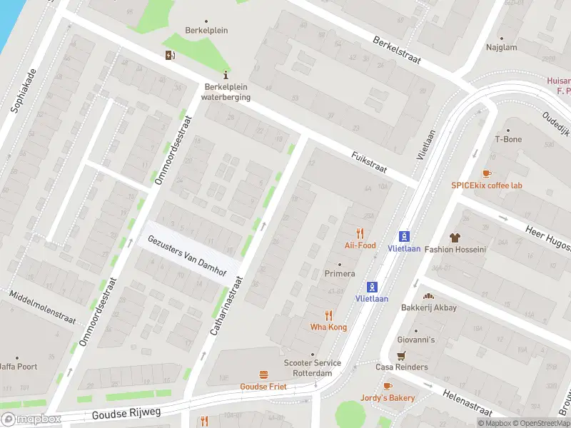 Ambulance met grote spoed naar de Catharinastraat in Rotterdam