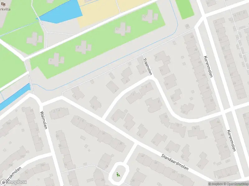 Ambulance met gepaste spoed naar de Trasmolen in Alphen aan den Rijn