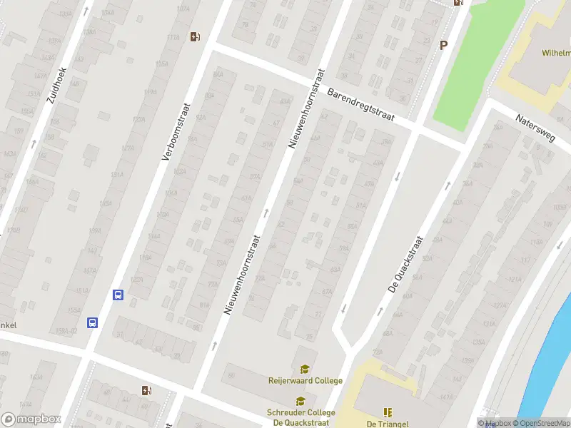 Ambulance met grote spoed naar de Nieuwenhoornstraat in Rotterdam