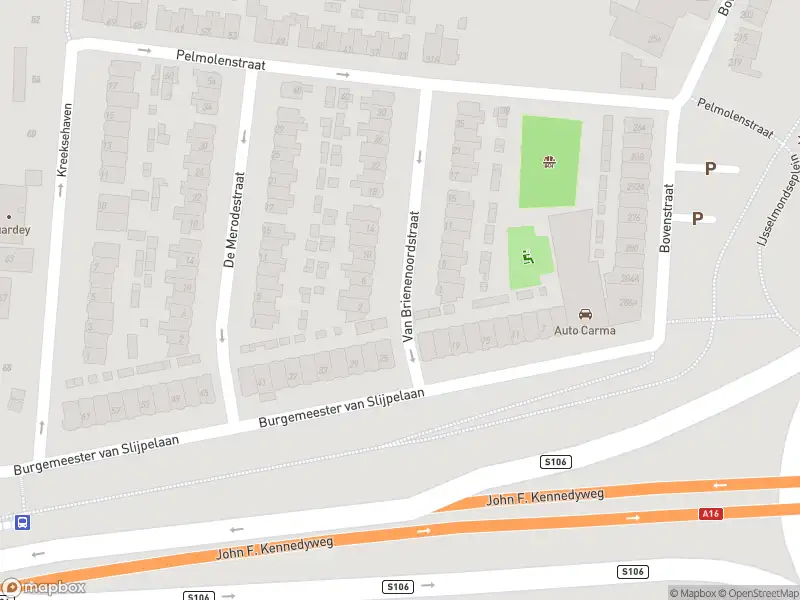 Ambulance met gepaste spoed naar de Van Brienenoordstraat in Rotterdam