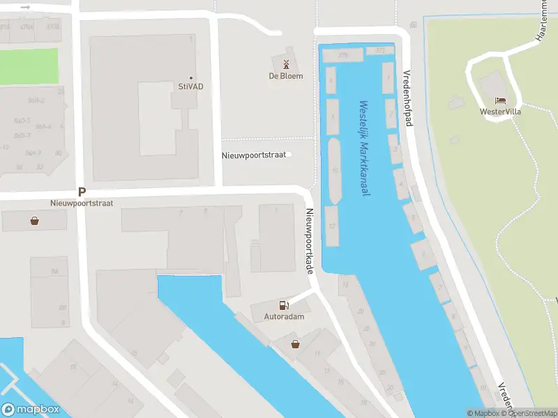 Brandweer met grote spoed naar de Nieuwpoortkade in Amsterdam vanwege gebouwbrand