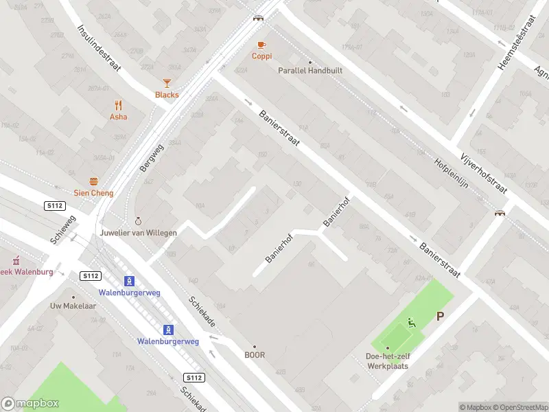 Ambulance met gepaste spoed naar de Banierhof in Rotterdam