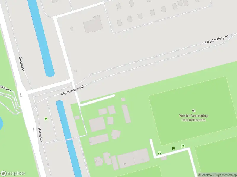 Ambulance met gepaste spoed naar de Lagelandsepad in Rotterdam