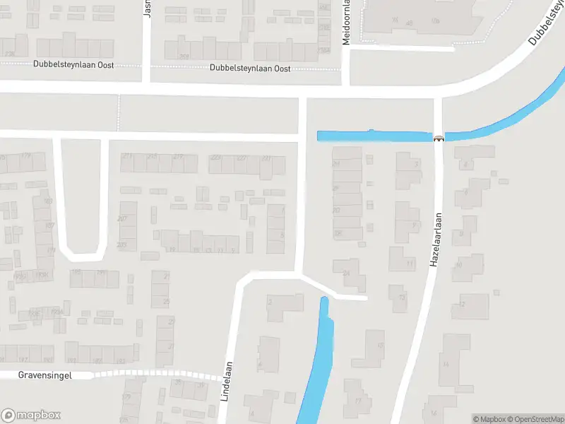 Ambulance met gepaste spoed naar de Lindelaan in Dordrecht