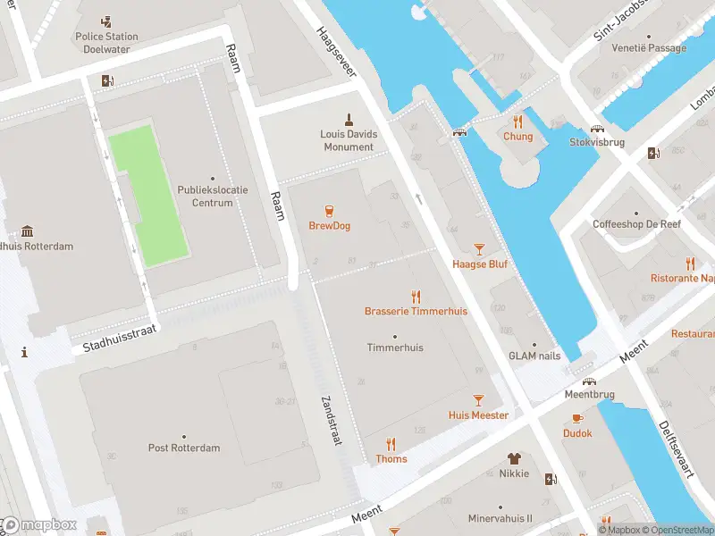 Brandweer met grote spoed naar de Halvemaanpassage in Rotterdam