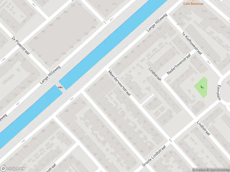 Ambulance met grote spoed naar de Meerdervoortstraat in Rotterdam