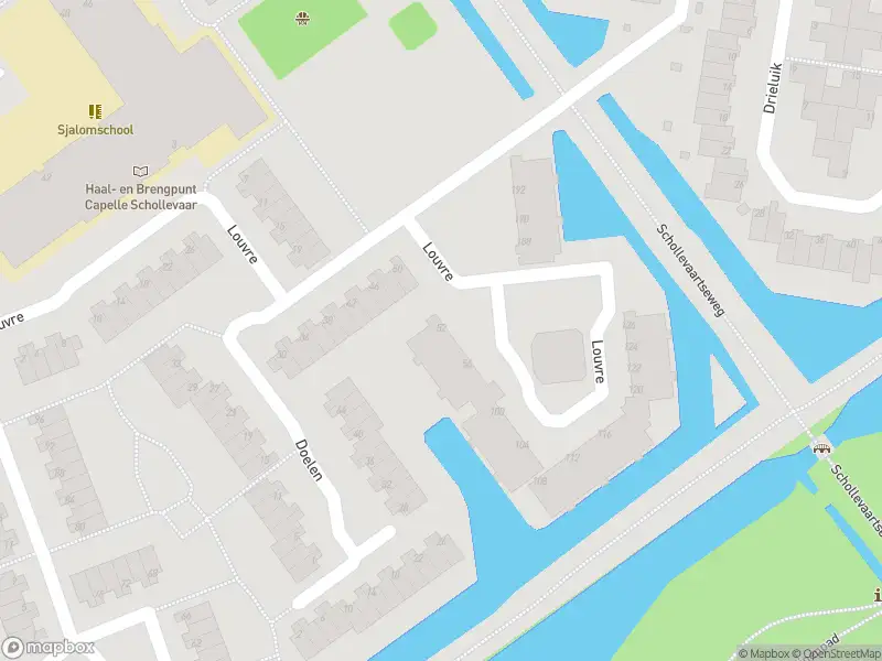 Ambulance met grote spoed naar de Louvre in Capelle aan den IJssel