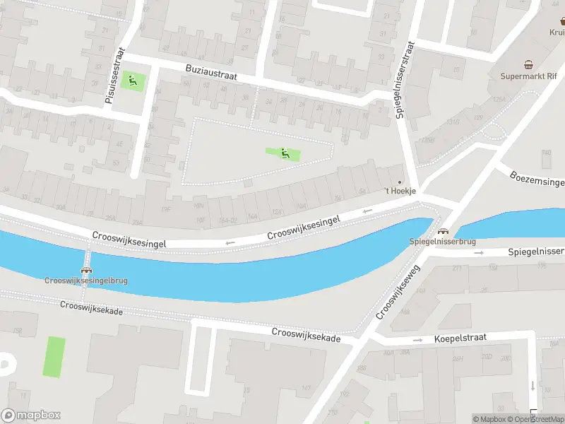 Ambulance met grote spoed naar de Crooswijksesingel in Rotterdam