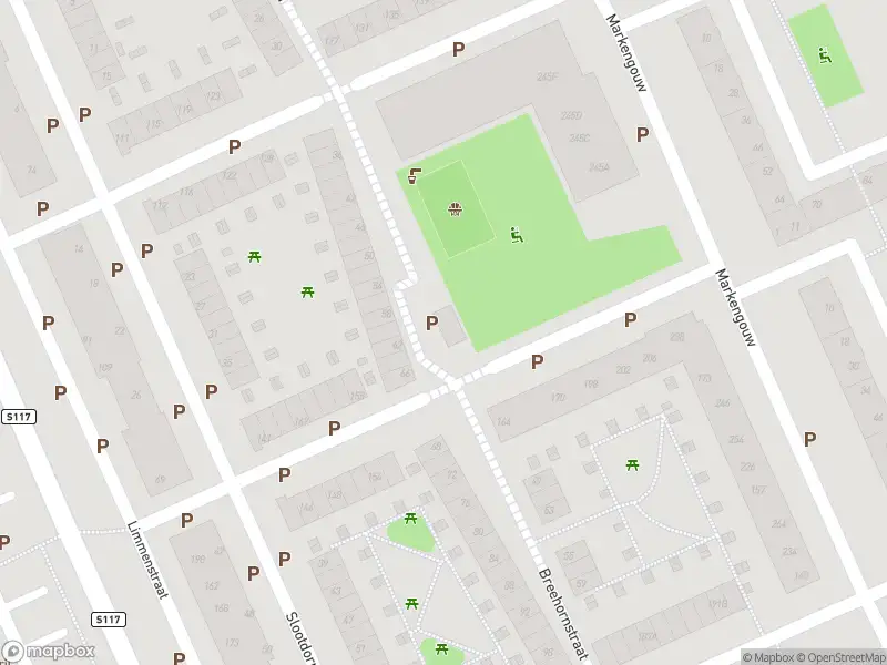 Ambulance met grote spoed naar de Midwoudpad in Amsterdam