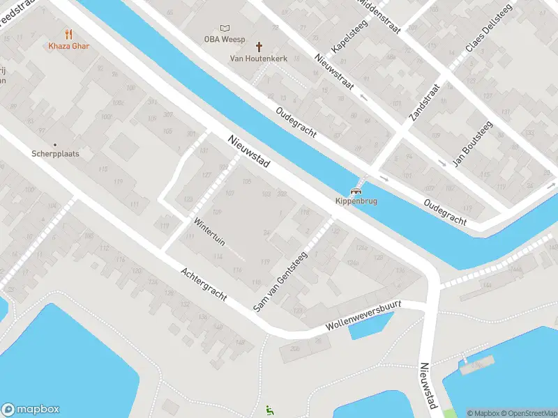 Ambulance met grote spoed naar de Wintertuin in Weesp