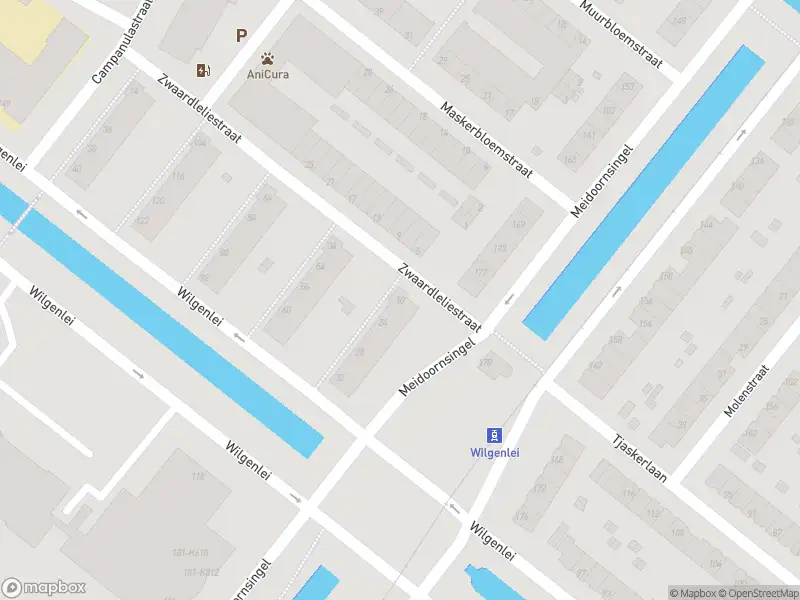 Ambulance met gepaste spoed naar de Zwaardleliestraat in Rotterdam