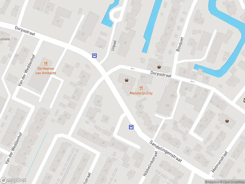 Ambulance met gepaste spoed naar de Dorpsstraat in Hendrik-Ido-Ambacht