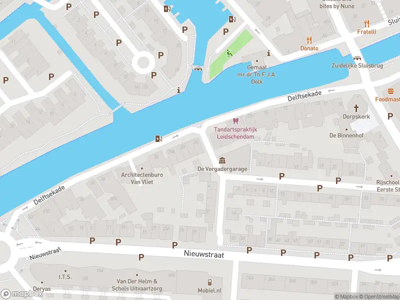 Brandweer met grote spoed naar de Delftsekade in Leidschendam