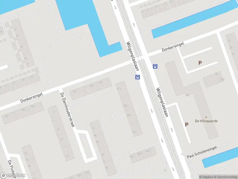 Ambulance met grote spoed naar de Wilgenplaslaan in Rotterdam